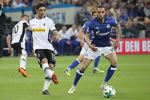 Lars Stindl (l.), Nabil Bentaleb (r.)